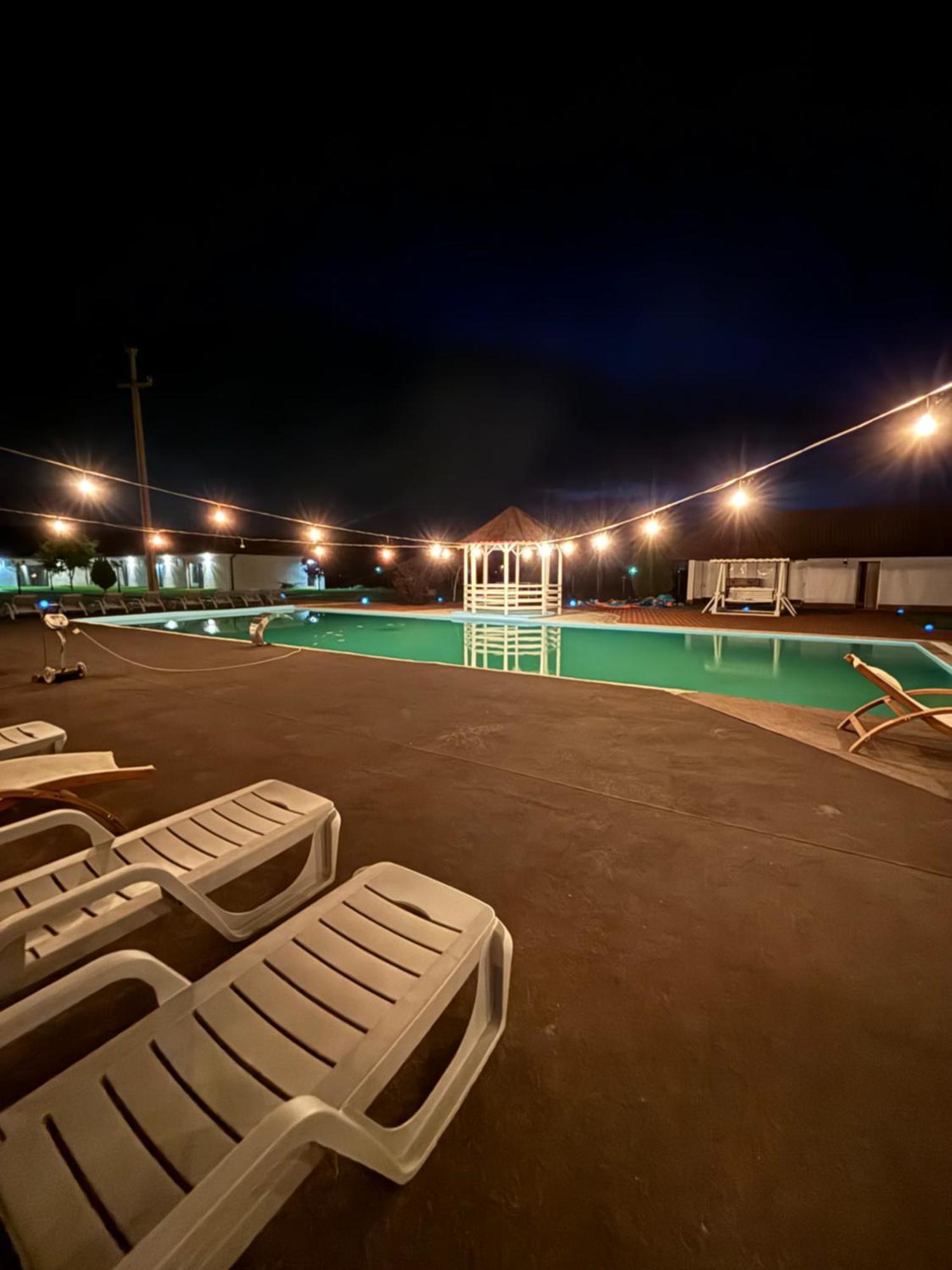 Complex Daniel'S Hotel Orastie Exterior photo